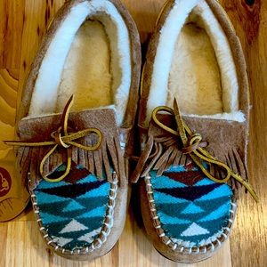 Pendleton print slippers size 6